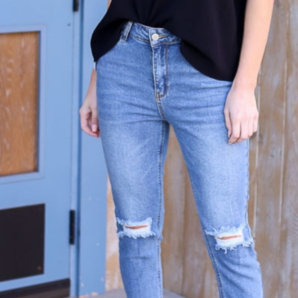 Distressed Denim Frayed Hemline Jeans - Picture 5 of 6